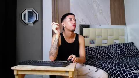 KARLA Y KALVIN online show from November 6, 2025, 2:23 am