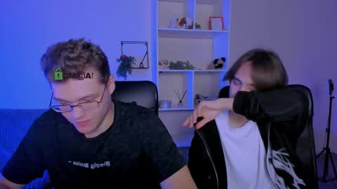 Karl online show from October 10, 2025, 7:46 pm