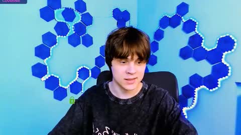 Karl online show from December 4, 2025, 9:40 am