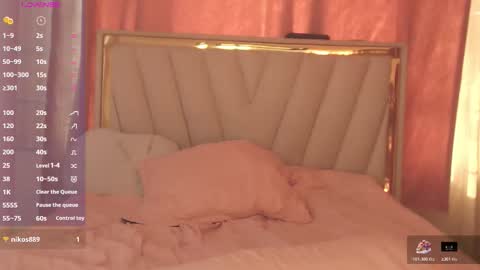 Karla online show from November 10, 2025, 1:43 pm