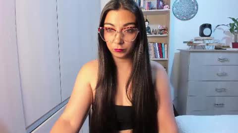 Snapshot of karla_hernandez chatting on June 25, 2026, 10:31 am Karla online show from June 25, 2026, 10:31 am