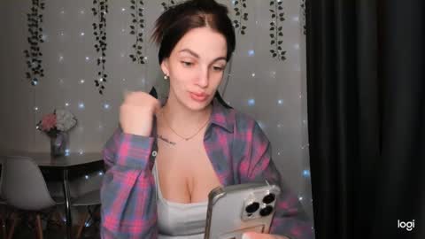 Snapshot of karla_lim chatting on February 4, 2025, 9:20 pm karla_lim online show from February 4, 2025, 9:20 pm
