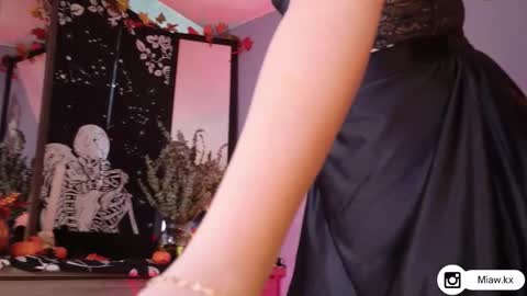Snapshot of karla_project chatting on October 4, 2025, 9:24 pm Goddess Karla online show from October 4, 2025, 9:24 pm