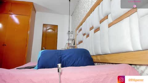 karolina  online show from November 8, 2025, 7:12 pm