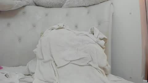 Snapshot of karlagirlfox chatting on June 7, 2026, 1:32 am KARLA A online show from June 7, 2026, 1:32 am