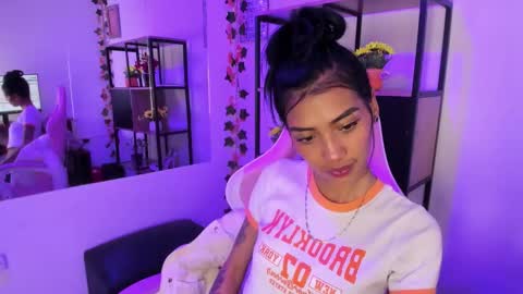 karlaslutskinny__ online show from February 3, 2026, 9:09 pm