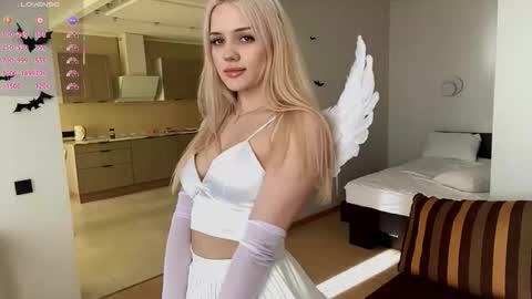 Olivia online show from October 22, 2025, 7:08 am