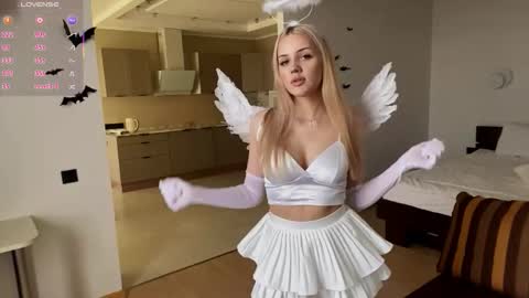 Olivia online show from October 24, 2025, 7:16 am