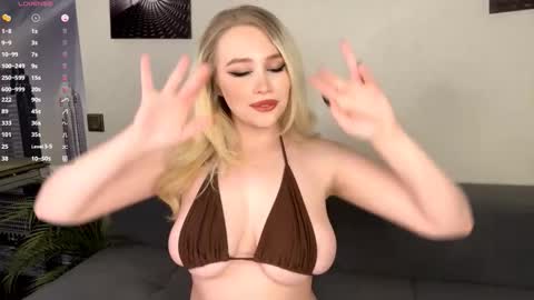 Olivia online show from December 1, 2025, 4:50 am