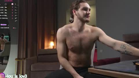 Karlos and Louis online show from December 1, 2025, 5:12 am