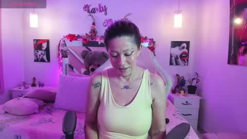Karly Moonns online show from November 30, 2025, 10:47 pm