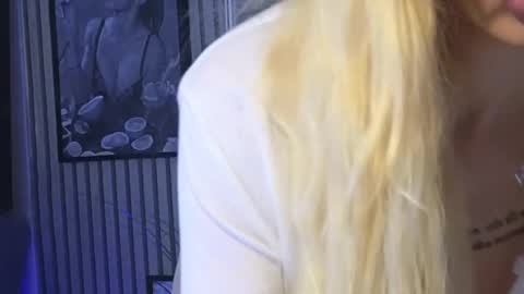 Julia online show from March 28, 2026, 1:22 pm