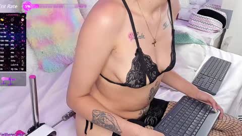 Snapshot of karol2023 chatting on January 2, 2025, 6:01 pm Karol online show from January 2, 2025, 6:01 pm