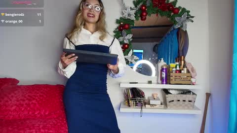 Snapshot of karol_goode chatting on December 14, 2024, 4:01 am karol_goode online show from December 14, 2024, 4:01 am