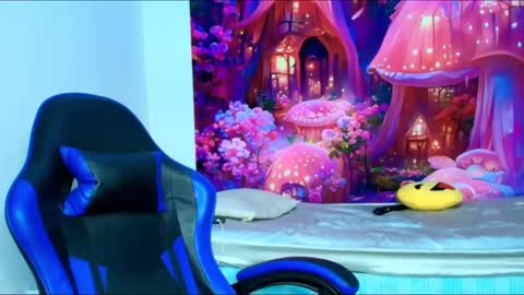    online show from September 29, 2025, 10:53 am