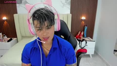 Snapshot of karolandluna chatting on February 10, 2025, 2:41 am Karol and Luna online show from February 10, 2025, 2:41 am