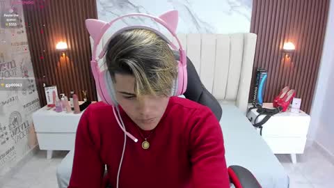 Snapshot of karolandluna chatting on February 15, 2025, 2:37 am Karol and Luna online show from February 15, 2025, 2:37 am