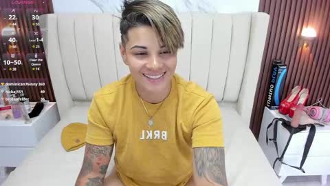 Snapshot of karolandluna chatting on February 18, 2025, 5:20 am Karol and Luna online show from February 18, 2025, 5:20 am