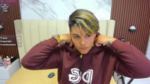Snapshot of karolandluna chatting on February 21, 2025, 5:24 am Karol and Luna online show from February 21, 2025, 5:24 am