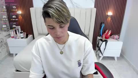Snapshot of karolandluna chatting on February 22, 2025, 2:39 am Karol and Luna online show from February 22, 2025, 2:39 am