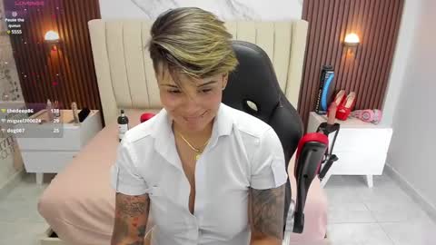 Snapshot of karolandluna chatting on February 25, 2025, 8:47 am Karol and Luna online show from February 25, 2025, 8:47 am