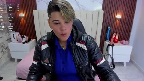 Snapshot of karolandluna chatting on February 26, 2025, 2:37 am Karol and Luna online show from February 26, 2025, 2:37 am