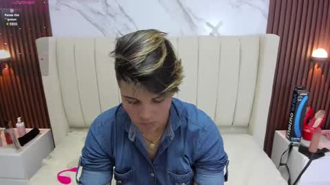 Snapshot of karolandluna chatting on March 4, 2025, 8:57 am Karol and Luna online show from March 4, 2025, 8:57 am
