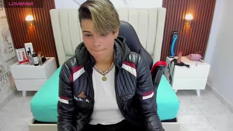 Snapshot of karolandluna chatting on March 8, 2025, 2:55 am Karol and Luna online show from March 8, 2025, 2:55 am