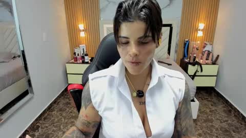 Karol and Luna online show from November 24, 2025, 7:35 pm