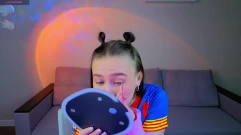 Karolina online show from April 21, 2026, 1:42 am
