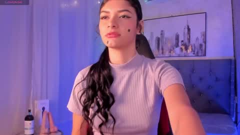 Snapshot of karolina_vince chatting on April 15, 2026, 7:58 pm Karo online show from April 15, 2026, 7:58 pm