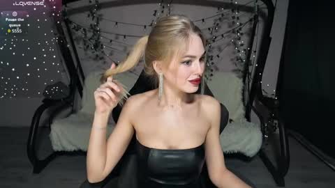 KarolinaHayes online show from April 10, 2026, 6:34 pm