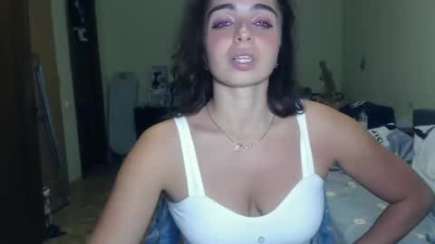 Mila online show from December 3, 2024, 8:28 pm