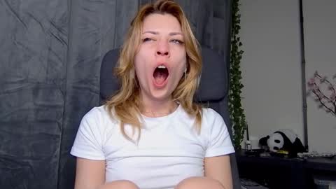 karoline121 online show from February 7, 2026, 4:27 am