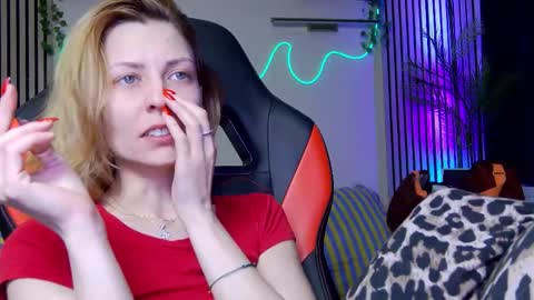 karoline121 online show from February 17, 2026, 9:21 pm