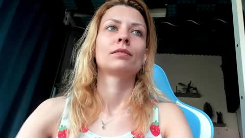 karoline121 online show from March 27, 2026, 8:26 am