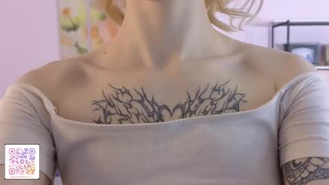 Snapshot of karoline__whitee chatting on March 19, 2026, 10:14 pm Karoline online show from March 19, 2026, 10:14 pm