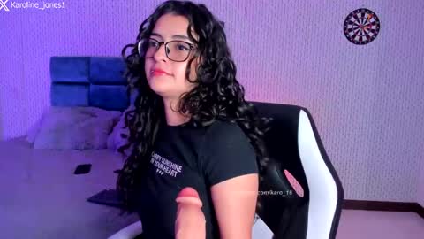 Snapshot of karoline_jones_ chatting on April 30, 2026, 8:15 pm Karoline online show from April 30, 2026, 8:15 pm