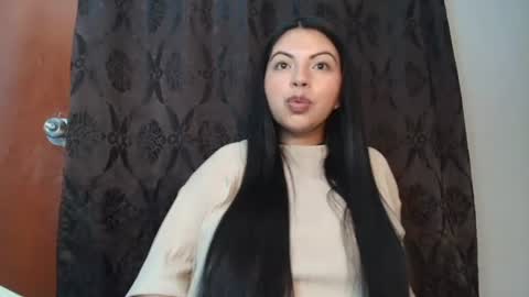 Snapshot of karolineburnx chatting on August 4, 2026, 4:04 am Isa online show from August 4, 2026, 4:04 am
