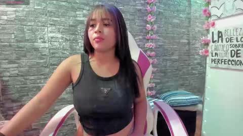 KAROLL online show from October 12, 2025, 1:21 pm
