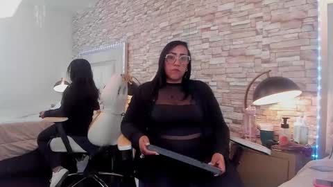 karolwestt online show from October 2, 2025, 3:08 pm