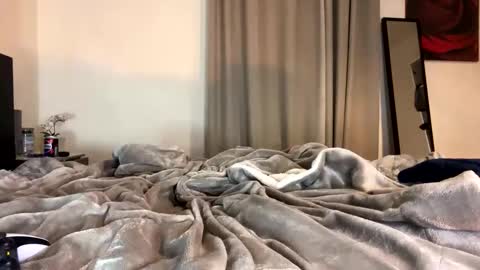 Kasper Roan online show from November 9, 2025, 8:51 pm