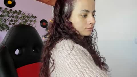 kassandra james online show from December 17, 2024, 1:05 pm