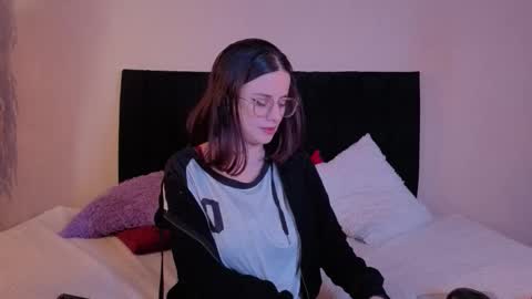 kassandra james online show from January 17, 2026, 12:54 pm