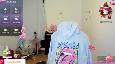 Snapshot of kat_ly_chan chatting on December 3, 2024, 10:18 pm Kat       online show from December 3, 2024, 10:18 pm