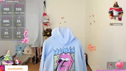 Snapshot of kat_ly_chan chatting on December 22, 2024, 6:48 pm Kat       online show from December 22, 2024, 6:48 pm