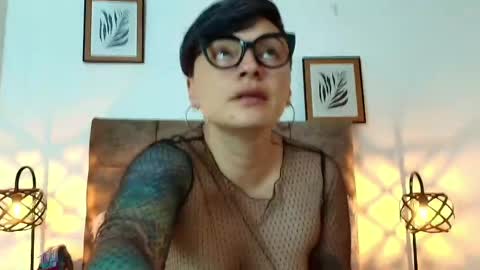 Snapshot of kat_paradisse chatting on May 6, 2026, 11:59 am kat paradisse online show from May 6, 2026, 11:59 am