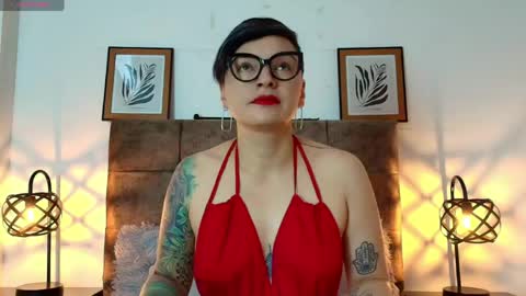 Snapshot of kat_paradisse chatting on June 8, 2026, 11:54 am kat paradisse online show from June 8, 2026, 11:54 am