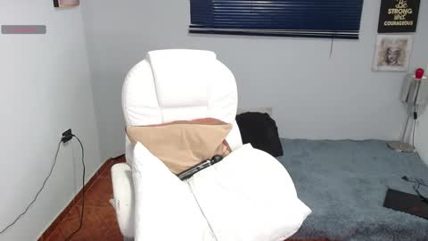 Snapshot of kataley4 chatting on January 8, 2025, 12:06 am kataley4 online show from January 8, 2025, 12:06 am