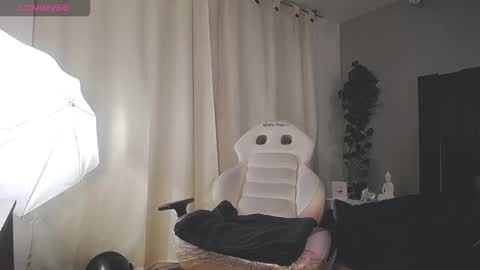 kate online show from October 17, 2025, 12:19 pm